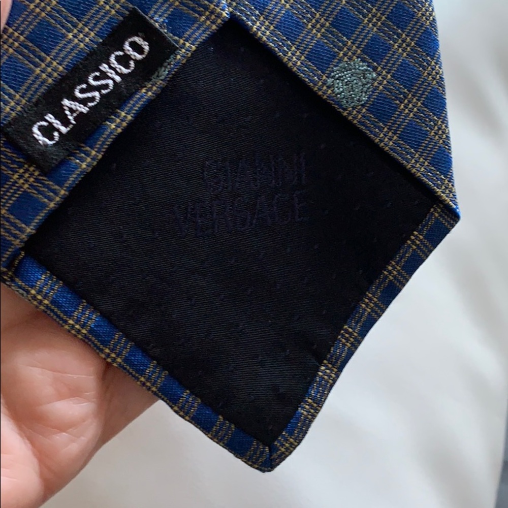 Versace tie - Picture 2 of 4